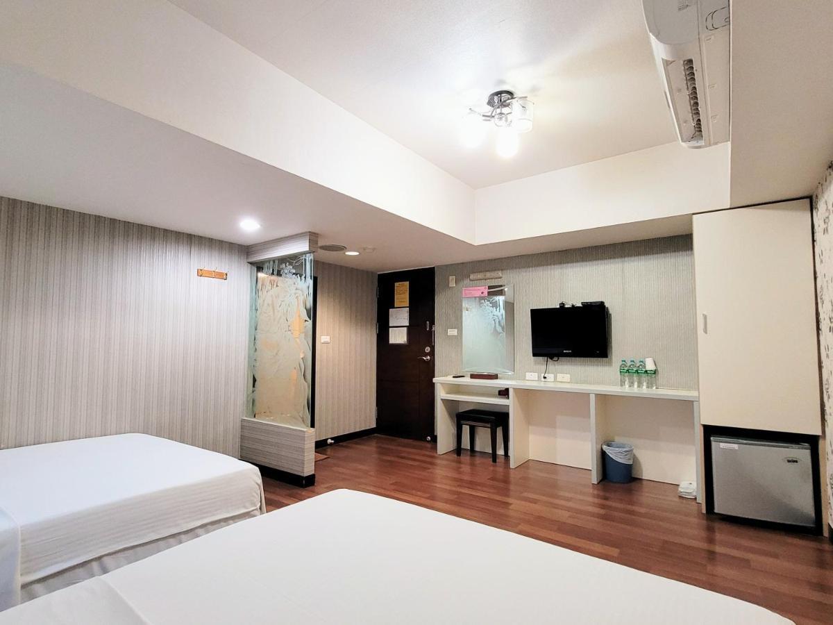 Hotel South Sea Kaohsiung Exterior photo