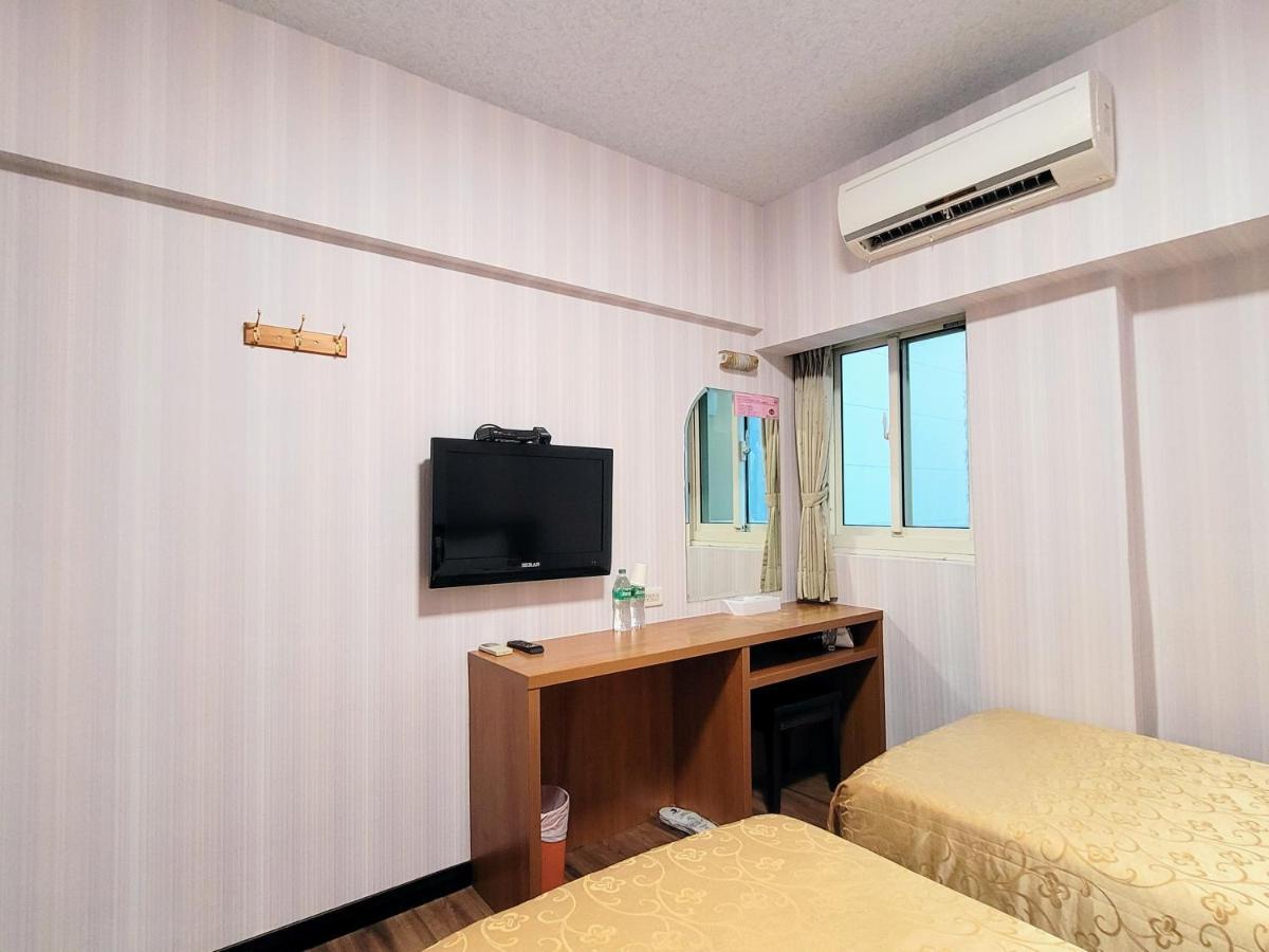 Hotel South Sea Kaohsiung Exterior photo