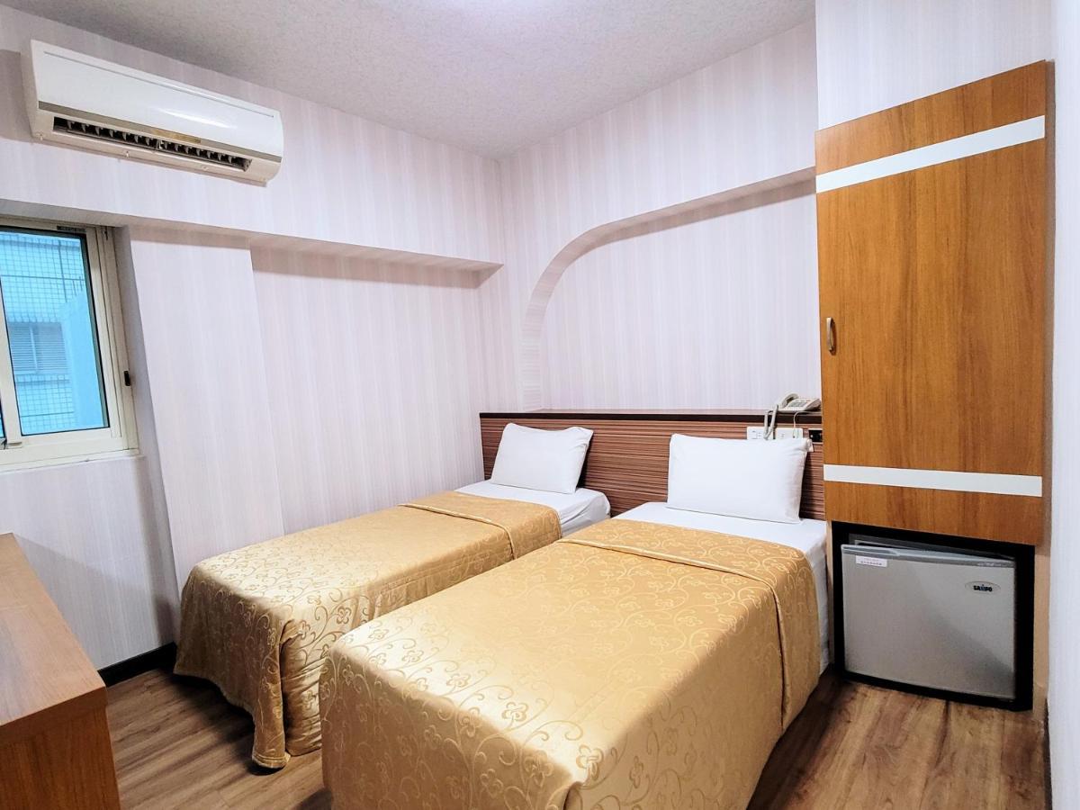 Hotel South Sea Kaohsiung Exterior photo