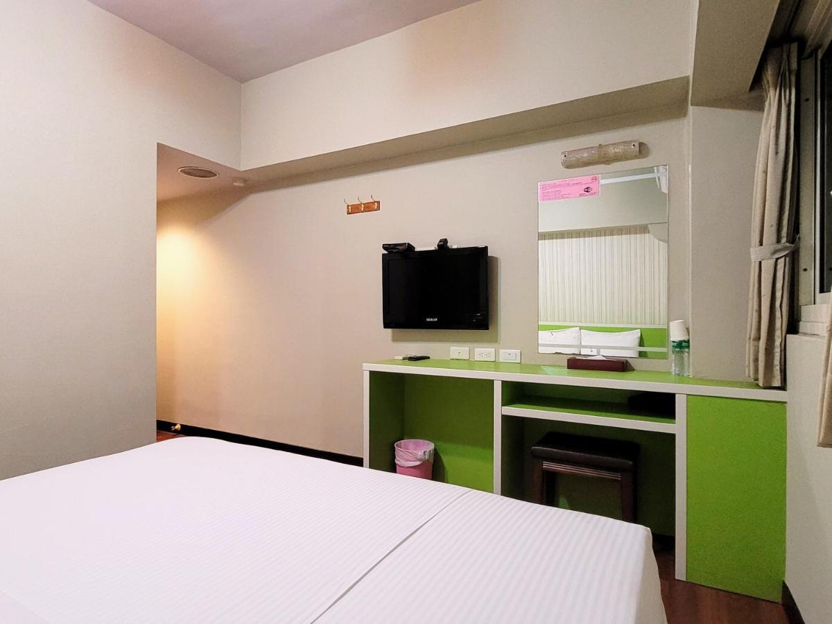 Hotel South Sea Kaohsiung Exterior photo