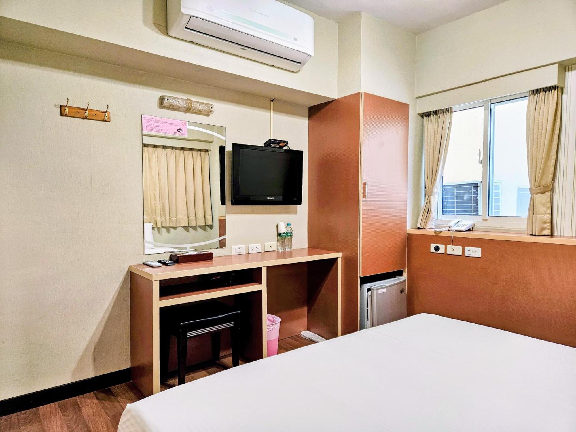 Hotel South Sea Kaohsiung Exterior photo