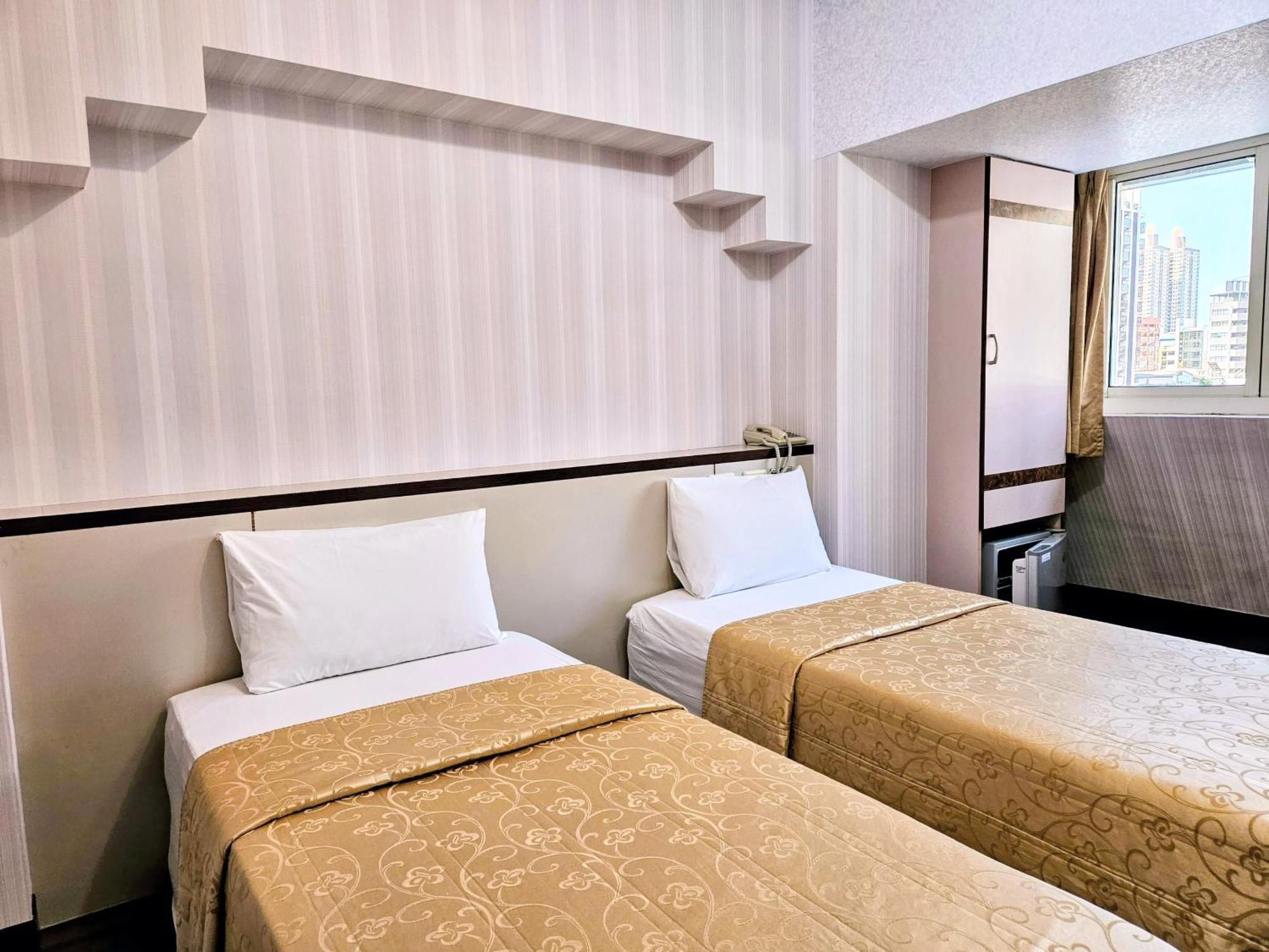 Hotel South Sea Kaohsiung Exterior photo