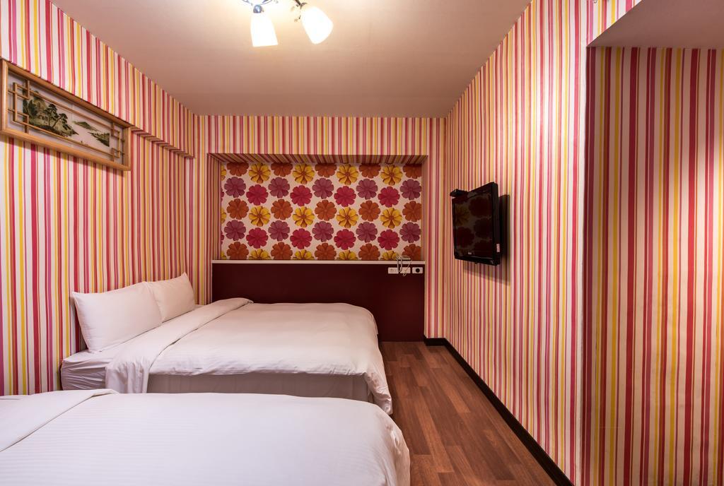 Hotel South Sea Kaohsiung Exterior photo